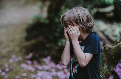 非常害怕：七岁的我害怕黑暗