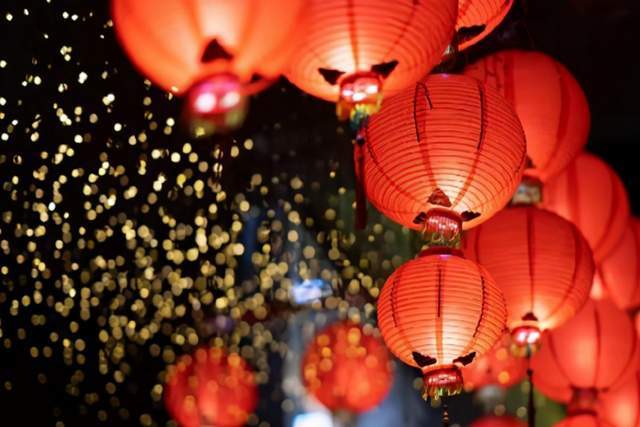 元宵节可以去求姻缘:元宵节,除了赏花灯,这些习俗让你的爱情更甜蜜 元宵节可以去求姻缘:元宵节,除了赏花灯,这些习俗让你的爱情更甜蜜