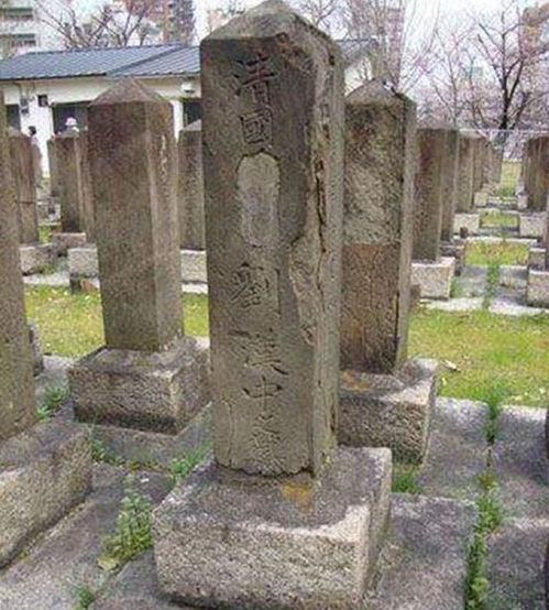 梦见墓地和墓碑是什么预兆:梦见墓地和墓碑是什么预兆?解密梦境背后的深层含义