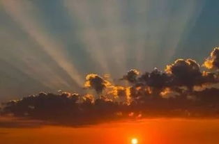 周公解梦梦见打雷:雷声滚滚,梦境中的惊涛骇浪—周公解梦梦见打雷的深层解析