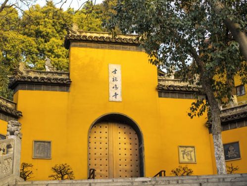 重庆寺庙求姻缘比较灵吗:探秘重庆,求姻缘的寺庙究竟灵不灵?