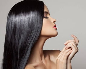 梦见自己头发掉了好多是什么意思:梦见头发大把脱落,你不是一个人!