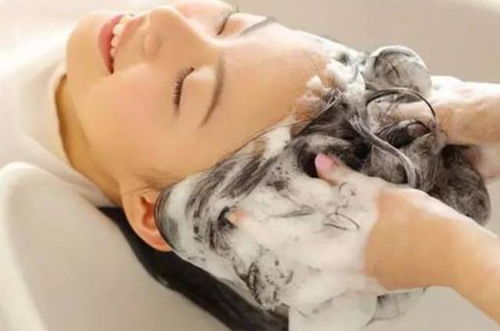 梦见自己洗头发掉头发是什么征兆:梦见自己洗头发掉头发是什么征兆