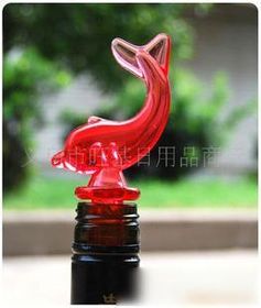 用红酒瓶塞堵住不能流下来皮:红酒瓶塞的奇妙用途,不只是密封酒瓶那么简单