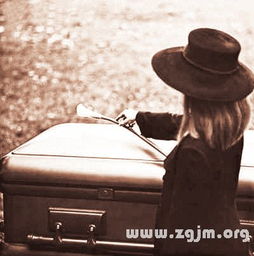 梦见去世的外公是什么意思:梦境背后的深意,梦见已故外公可能意味着什么?