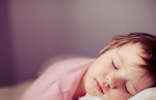 梦到自己生小孩:梦到自己生小孩,一场关于生命与焦虑的隐喻