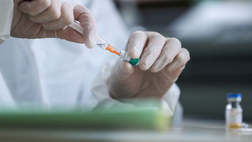 新冠疫苗对女性副作用：新冠疫苗对女性副作用，安全与关注并存