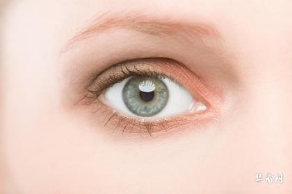 右眼皮一直跳是啥预兆:右眼皮一直跳是啥预兆?科学解读与民间说法全解析 右眼皮一直跳是啥预兆:右眼皮一直跳是啥预兆?科学解读与民间说法全解析