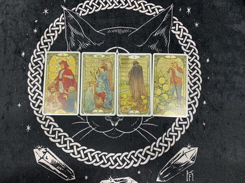 教塔罗牌的一些外国老师:为什么外国塔罗牌老师更受欢迎?探索塔罗牌教学的国际化之路