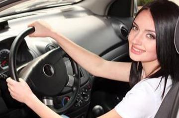 女人梦见自己开车很溜:梦里开车很溜,醒来却手忙脚乱?这个梦可能藏着这些秘密