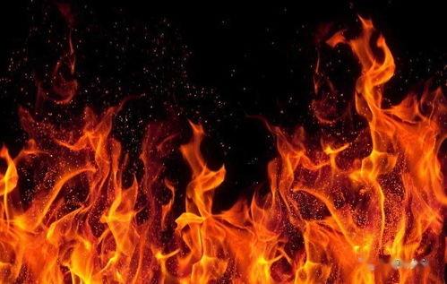 梦到着火了自己在救火:梦中的火焰与现实的回响—一场关于勇气与责任的救赎