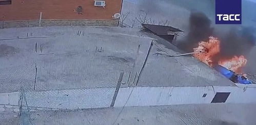 俄多名航空技术人员坠机身亡！现场画面曝光