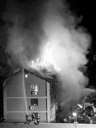 女人梦见大火烧别人的房子:梦里烧了别人房子,她醒了之后做了这些事 女人梦见大火烧别人的房子:梦里烧了别人房子,她醒了之后做了这些事