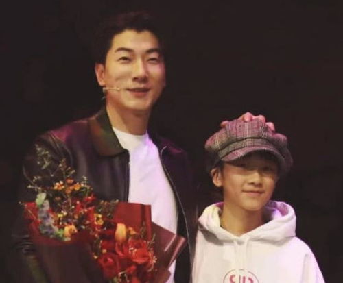 1993属鸡一生大劫年：1993属鸡人，癸酉大劫年生存指南—破局十二时辰，改写命运轨迹