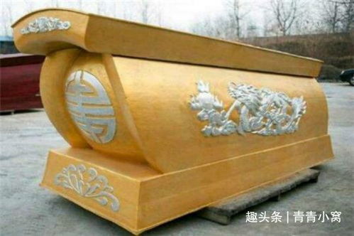 梦见好多棺材预示着什么：梦里堆满棺材，你的潜意识在警告你什么？