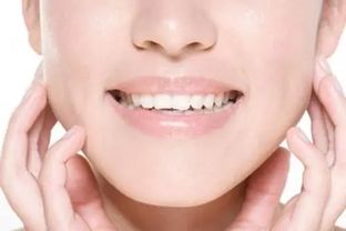 女人梦见上面牙掉了一颗：女人梦见上面牙掉了一颗，民间说法与心理解读的双重启示