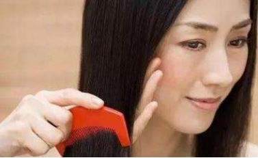 梦见头发秃了是什么预兆：梦见头发秃了是什么预兆？科学与玄学的双重解析