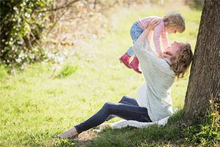 女人梦见小男孩抱入怀中:梦里拥抱小男孩,她的心底藏着未被发现的自己