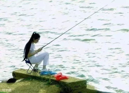 女人梦见冰上钓鱼是吉兆:梦里冰钓,好运将至,女人梦见冰上钓鱼是吉兆