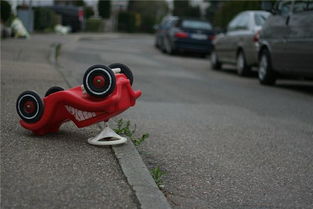梦到别人开车翻车什么预兆:梦到别人开车翻车,潜意识中的警示与启示