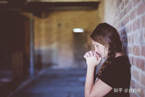 女人梦见自己偷东西：女人梦见自己偷东西，潜意识中的焦虑与自我探索