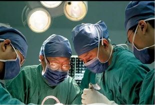 70多老人做前列腺手术：70多岁老人也能顺利进行前列腺手术，重获健康与活力