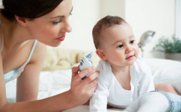 宝宝反复发烧怎么回事：宝宝反复发烧怎么办？儿科医生详解5大常见原因及应对策略