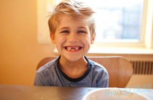 梦见自己牙齿掉光:梦见自己牙齿掉光,探索潜意识中的脆弱与焦虑