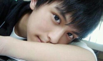 梦见前男友回来找自己:梦里重逢,心门未锁