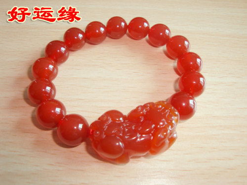 旺姻缘的红绳手链编法：神秘红绳手链，旺姻缘的编织玄机与桃花秘语