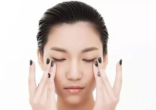 去掉黑眼圈最有效的方法：摆脱黑眼圈，最有效的预防与改善方法