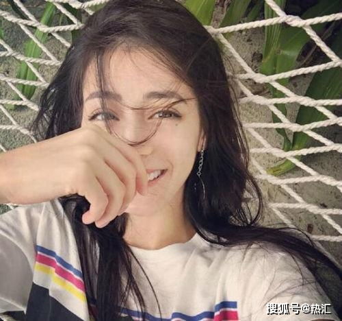 迪丽热巴肖战塔罗牌合作：迪丽热巴肖战塔罗牌合作？神秘牌局背后暗藏的跨界绯闻与粉丝狂想！