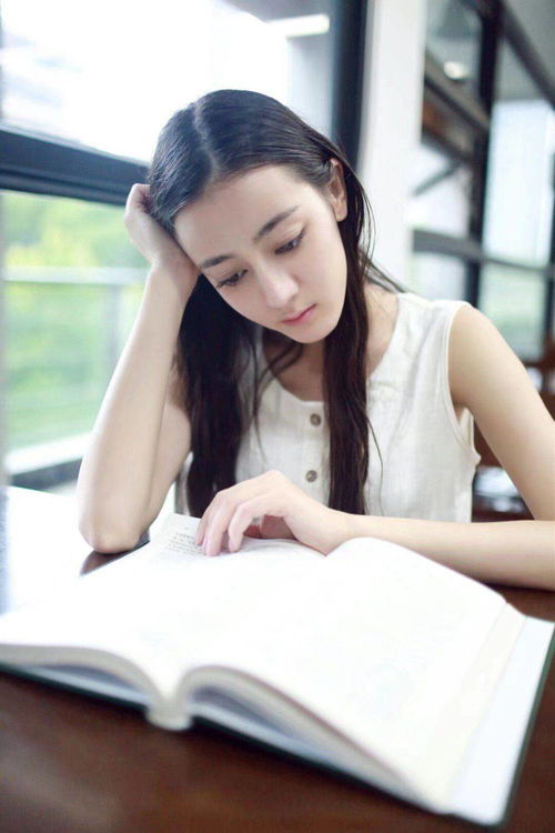 女人梦见成熟的黄杏子：梦中的黄杏，解码女性内心的成熟与渴望