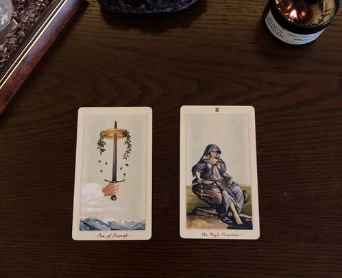 塔罗牌四张逆位牌解释：塔罗牌四张逆位牌的深层解读，逆位中的警示与启示