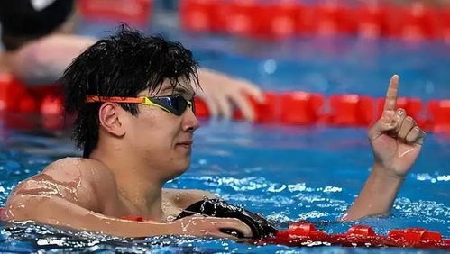 张展硕200自再夺冠!潘展乐第三