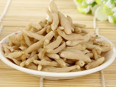 天冬的功效与作用：天冬的功效与作用，滋阴润燥，养生保健的天然良药