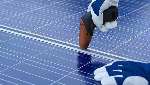 光伏龙头晶澳科技，深夜辟谣