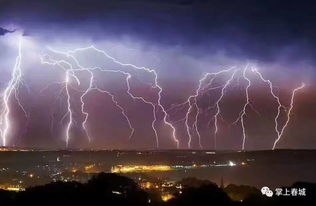 梦见自己躲避打雷闪电：梦中惊雷，一场与内心恐惧的无声博弈