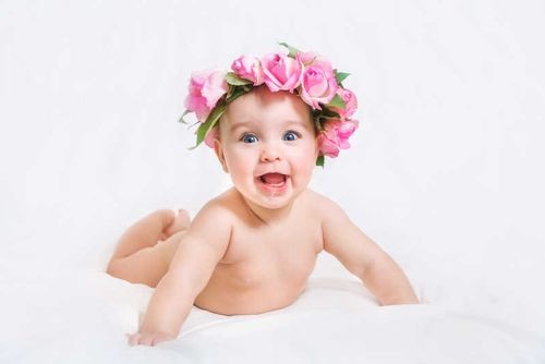 给女儿取名字大全免费：1000+寓意美好的免费女宝宝名字大全，从诗词典故到现代创意，助您轻松选名