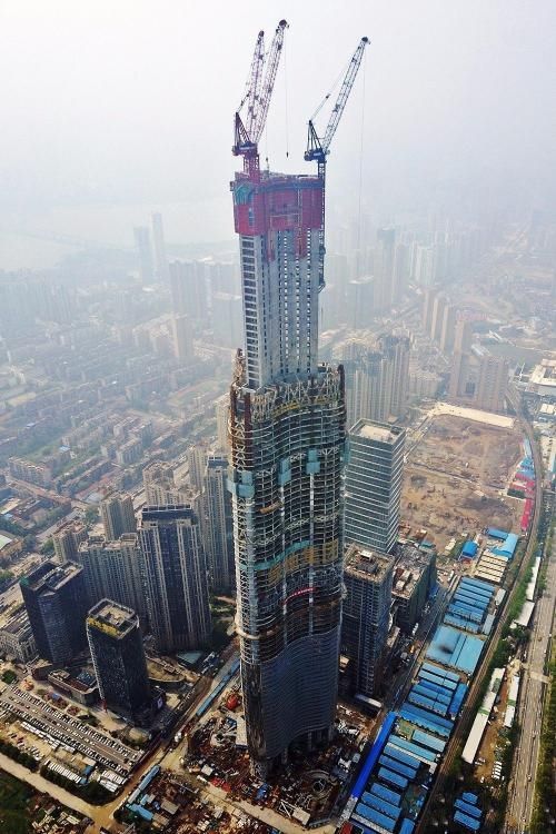 梦见高楼倒塌一半:梦见高楼倒塌一半,解密梦境中的隐喻与启示 梦见高楼倒塌一半:梦见高楼倒塌一半,解密梦境中的隐喻与启示