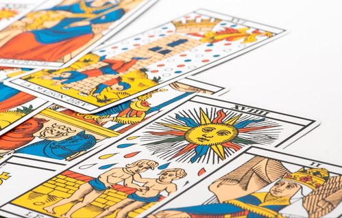 塔罗牌算一次时效多久：塔罗牌占卜结果的时效性，影响解读准确度的关键因素