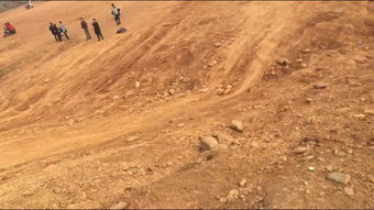 梦见爬坡特别陡到最后爬上去了：陡坡之上，那些难以言说的挣扎与突破