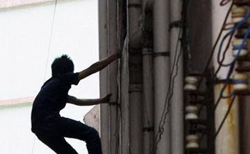 梦到自己飞檐走壁：梦里飞檐走壁，醒来发现生活依然如此沉重