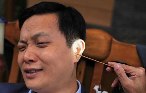 女人梦见给别人掏耳屎特别多：梦里给别人掏耳屎特别多？解密这个奇怪梦境背后的隐藏暗示！