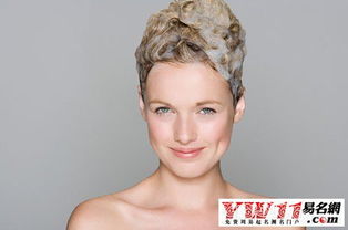 梦见自己头发掉光了：梦里头发全掉光了，醒来后我该担心吗？