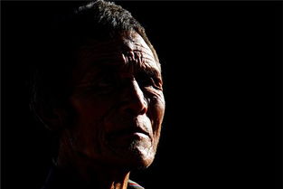 已逝的父亲出现在梦里还活着：我梦见父亲了