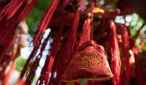 算命说锁一下姻缘：算命说锁一下姻缘，传统命理中的姻缘观与现代人的解读