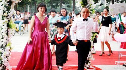 6月好朋友结婚吉日:6月好朋友结婚吉日,喜结连理,红毯铺就的幸福时光