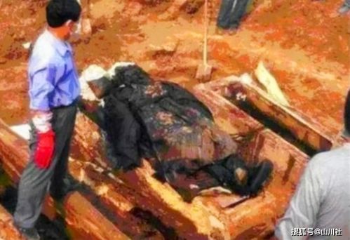 女人梦见一排排棺材摆放整齐:梦中一排排棺材,解析女性梦境中的恐惧与隐喻