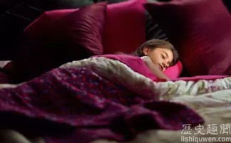 女人睡觉梦见被蛇咬:解密梦境,女人睡觉梦见被蛇咬的隐喻与启示